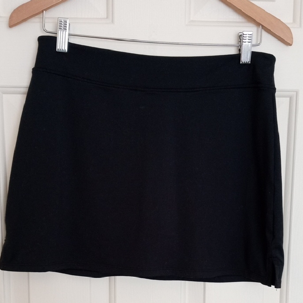Black Skort